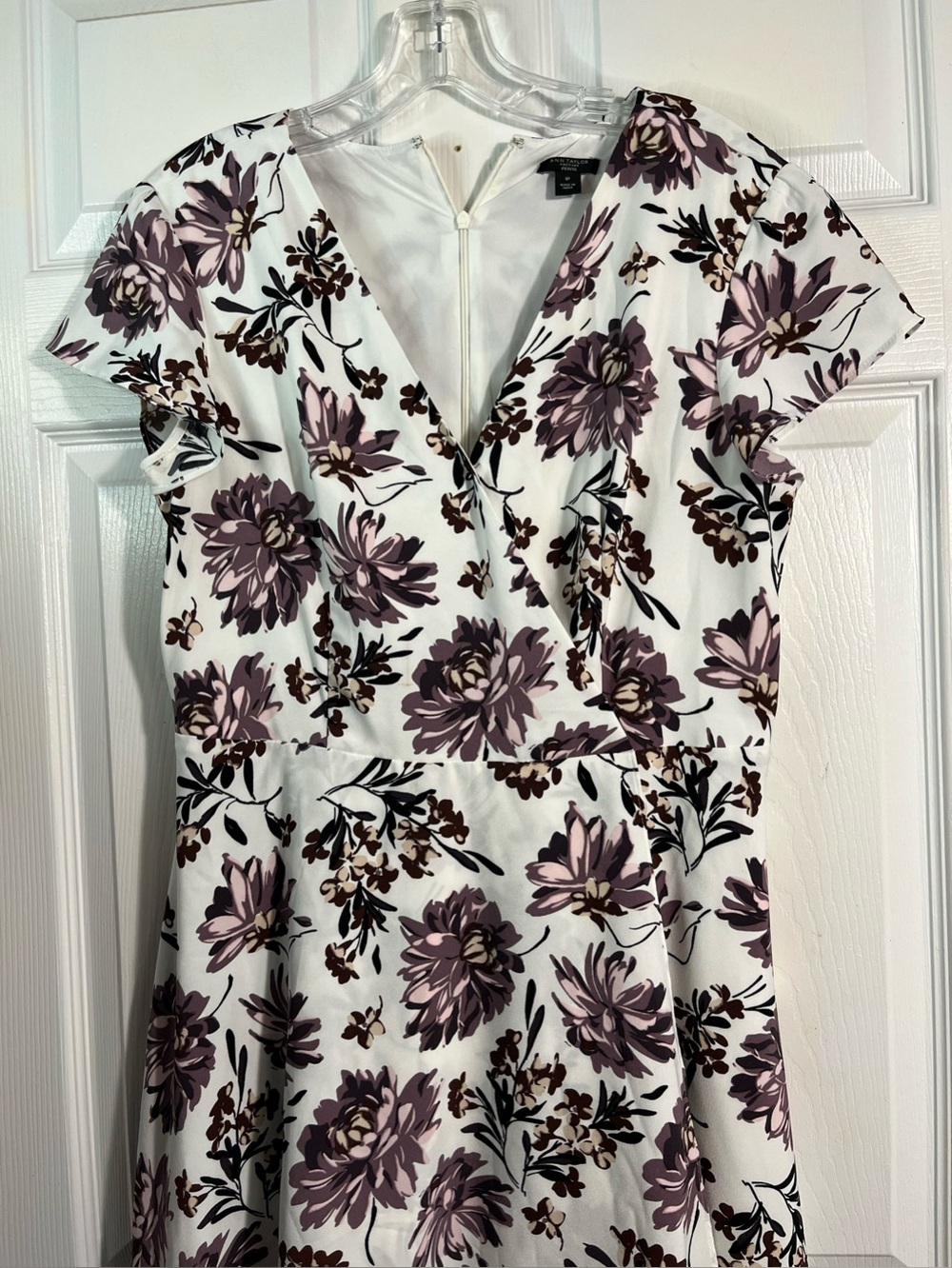 Ann Taylor Classic Floral Fit & Flare Dress - White with Mauve Floral 8P - Picture 3 of 6